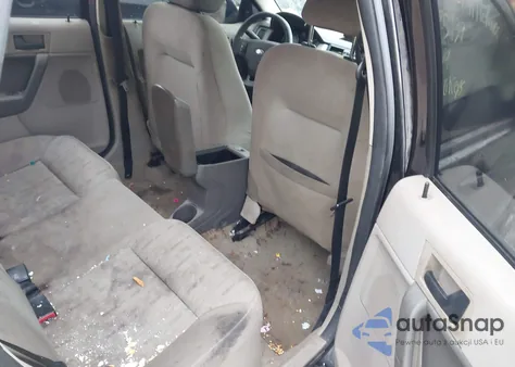 2008 Ford Focus Se/Ses из США, поврежденный, VIN 1FAHP35N08W175139